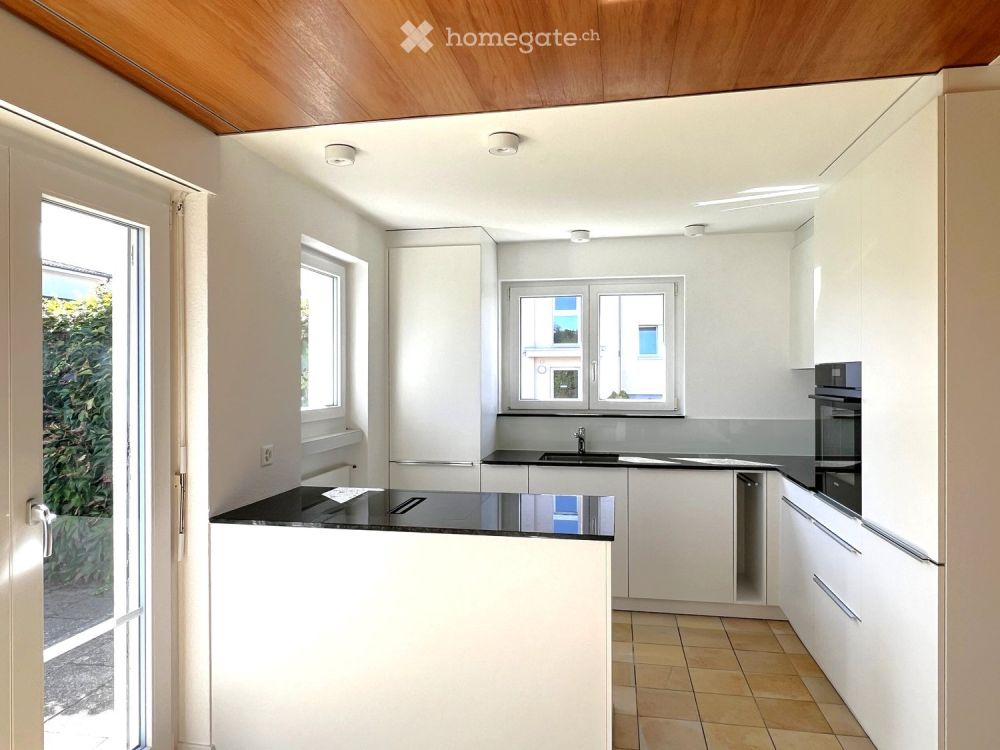 Freistehendes Einfamilienhaus mit Terrasse und Garten in Riniken - Bild 3