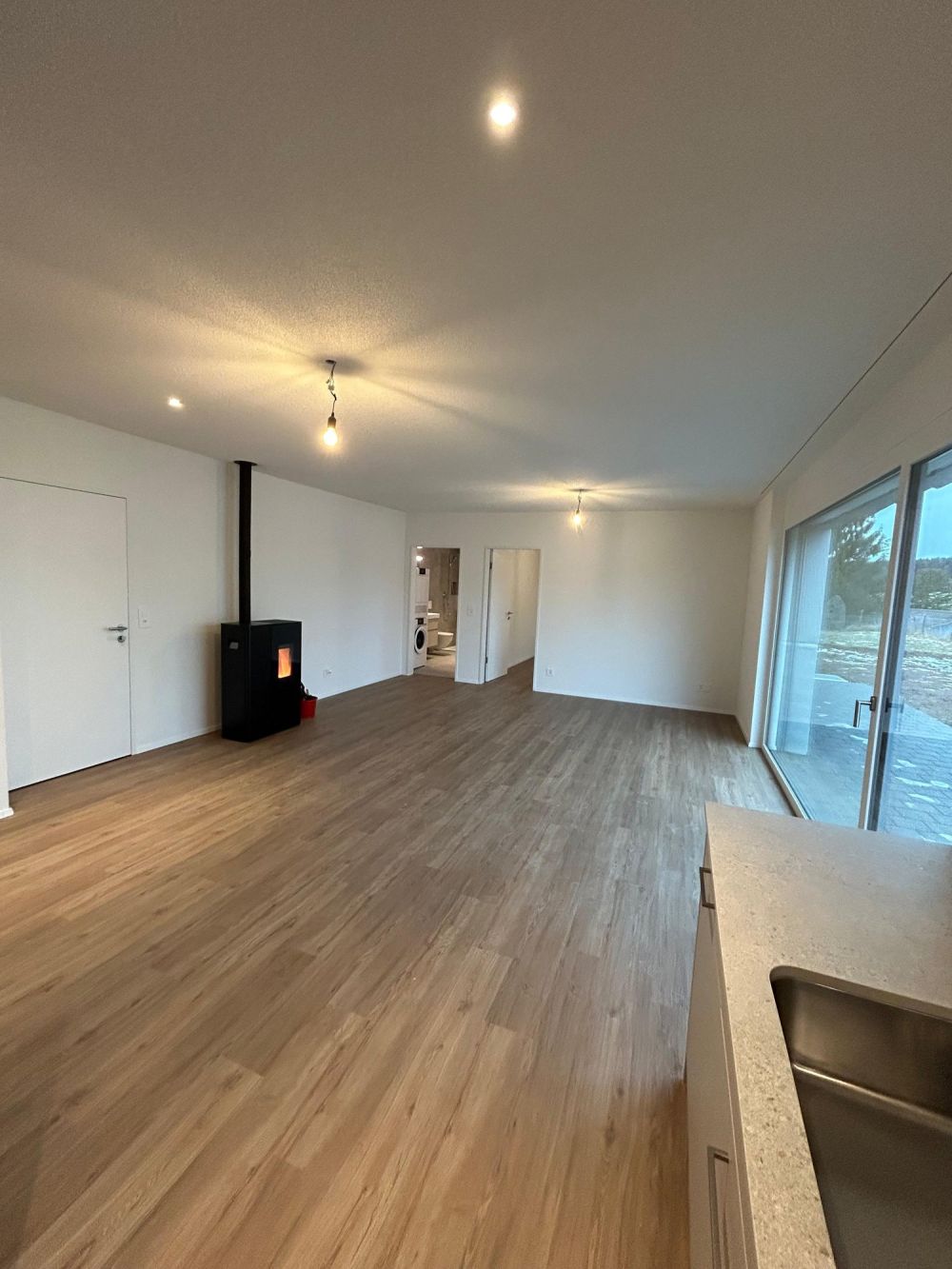 Gartenwohnung (3.5-Zimmer) mit 120m2 privater Rasenfläche und 40m2 Sitzplatz - Bild 6