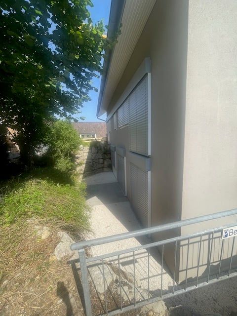 Luxuriöse 2.5 -Zimmerwohnung im EG am Nelkenring 2 - Bild 4