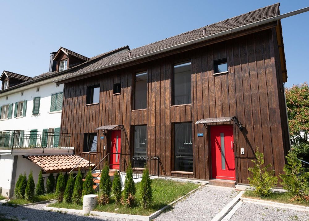 Moderne 3-Zimmer-Maisonette-Wohnung in Feldmeilen mit Balkon und Garten - Bild 1