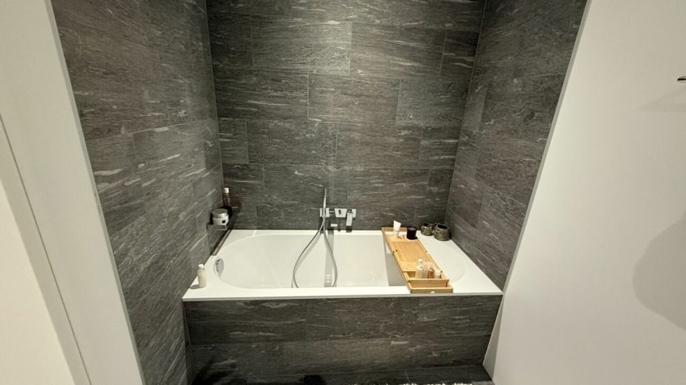 Modernes 4.5-Zimmer-Reihen-Eckhaus an sonniger Top-Lage in Biasca - Bild 10