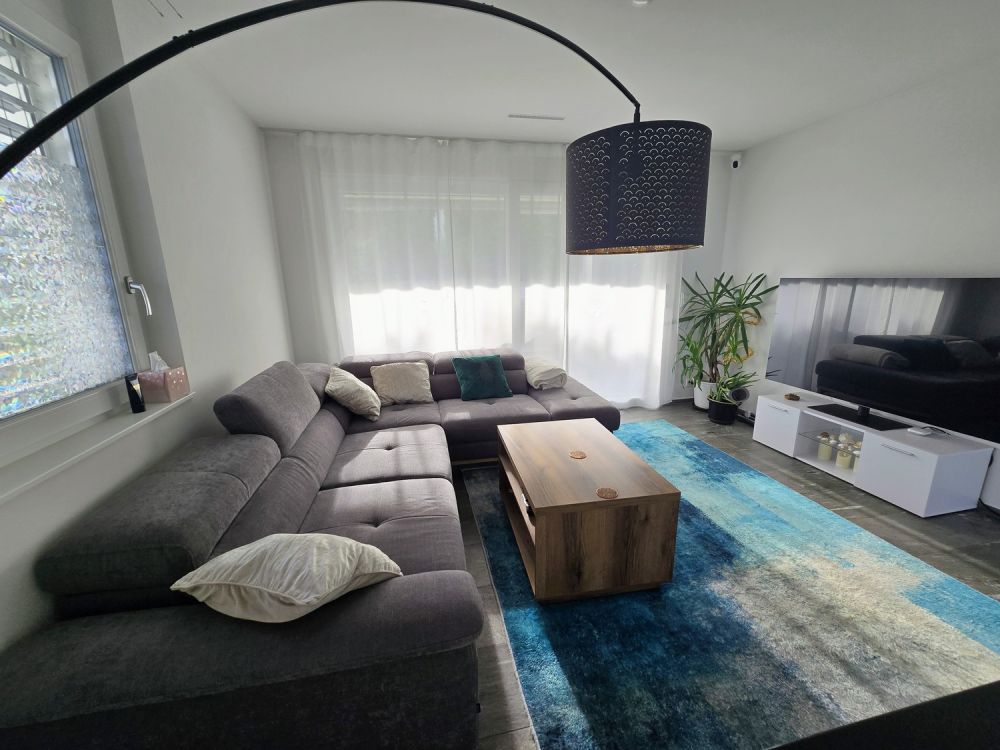 Helle naturnahe 4.5-Zimmer-Wohnung mit Balkon und herrlicher Aussicht in Neerach - Bild 4