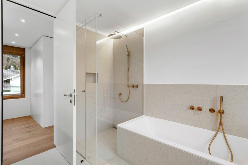 Neubau-Villa in Unterägeri zur Miete - Whirlpool, Dachterrasse & Lift - Bild 11