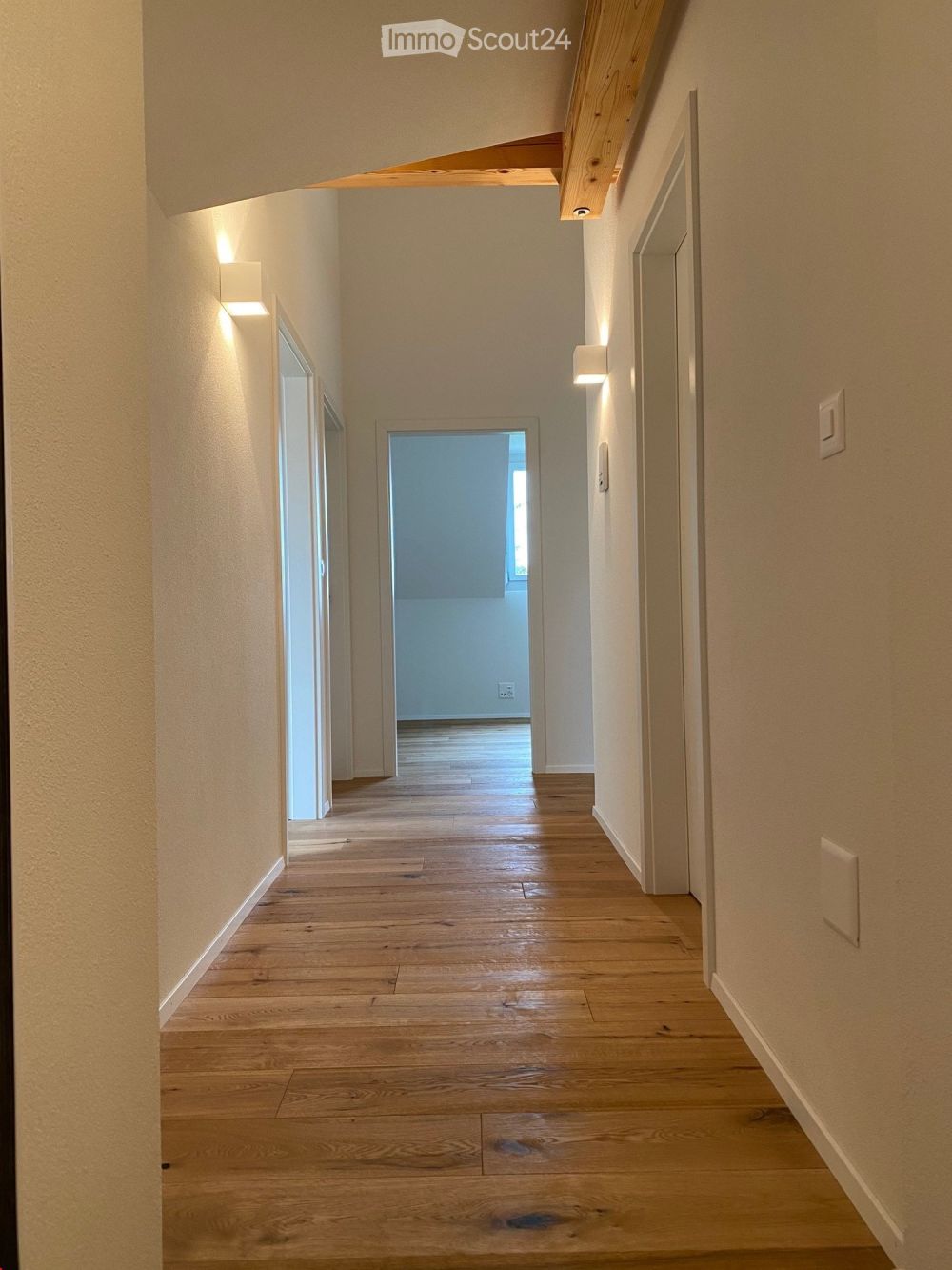 Moderne 4.5-Zimmer-Dachwohnung mit Balkon in Jegenstorf – ab September 2026 verfügbar - Bild 2
