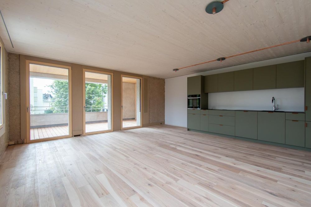 Attraktive 4.5 Zimmer-Wohnung mit Loggia - Bild 1