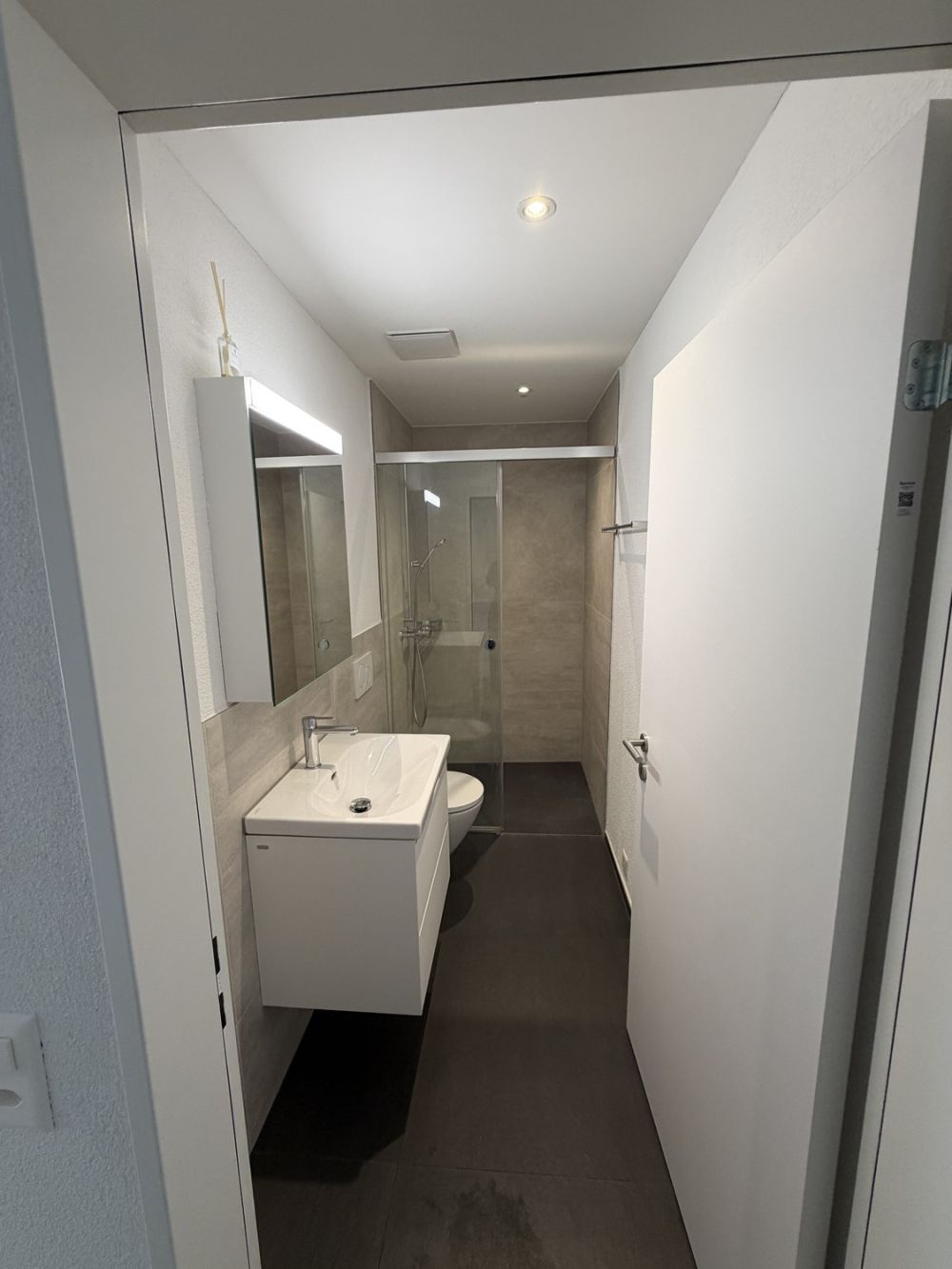 Moderne 3.5-Zimmer mit Balkon & Top-Ausstattung in Nürensdorf Inkl. NB - Bild 8