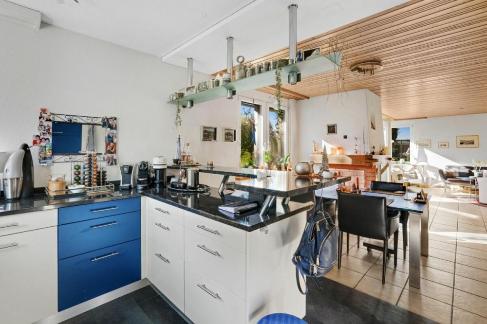 Befristetes Mietverhältnis: Einfamilienhaus mit attraktivem Grundriss, viel Platz und vielseitigem Aussenbereich - Bild 4