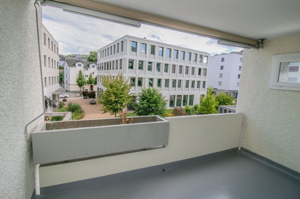 Erstbezug nach Sanierung: Familienwohnung im Zentrum von Oberuzwil - grosser Balkon