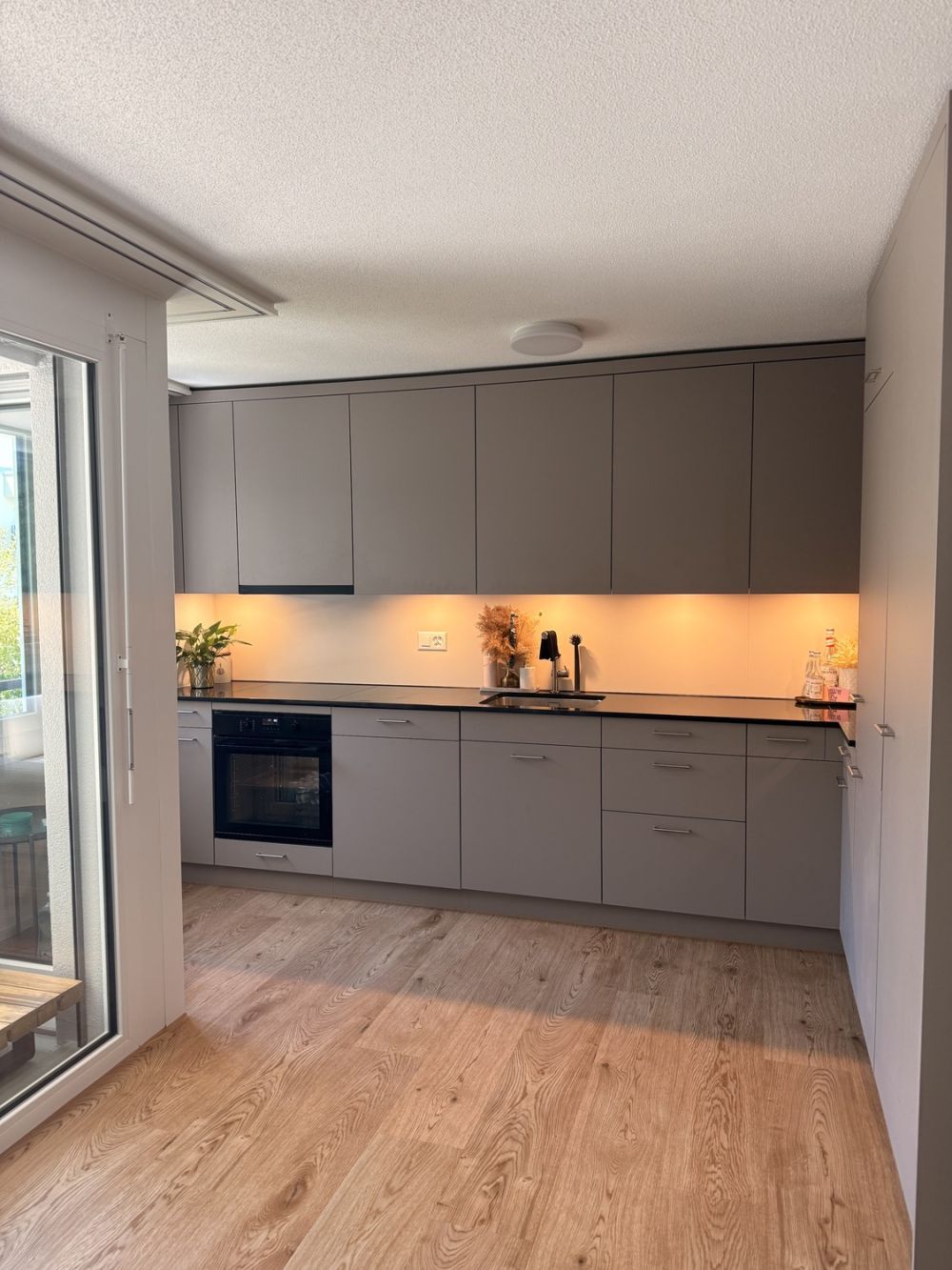 Modernes WG-Zimmer mit eigenem Bad & Balkon in Ostermundigen - Bild 6