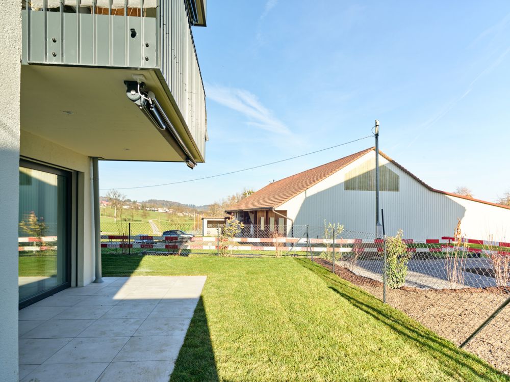 4.5 pièces neuf au rez avec jardin, idéal pour une famille - Bild 3