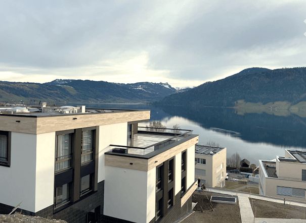 Neubau: Exklusive 2.5-Zimmer-Wohnung mit 180°-Panoramablick auf See & Berge in Oberägeri - Bild 4