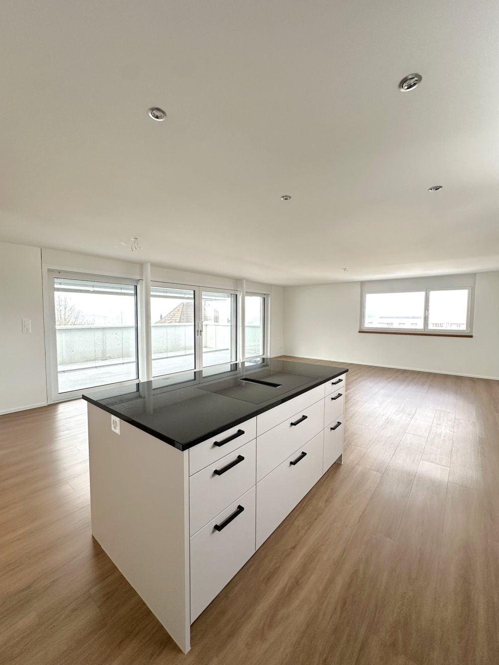 Gross, grösser, 100m2 Wohnfläche mit grosser Terrasse! - Küche