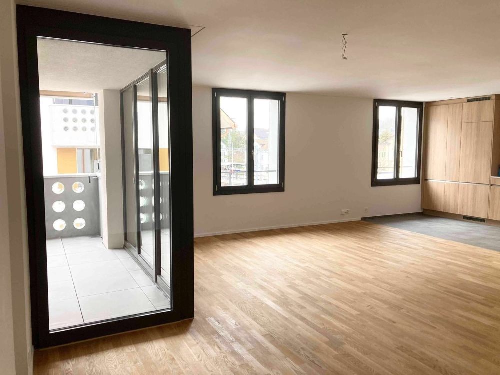 2.5 Zimmerwohnung direkt am Bahnhof Rüti - Bild-1