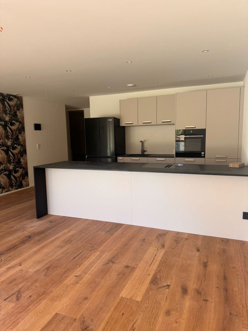 Attraktive 6.5 Zimmer Neubauwohnung an ruhiger Lage in Erlen - Bild 7