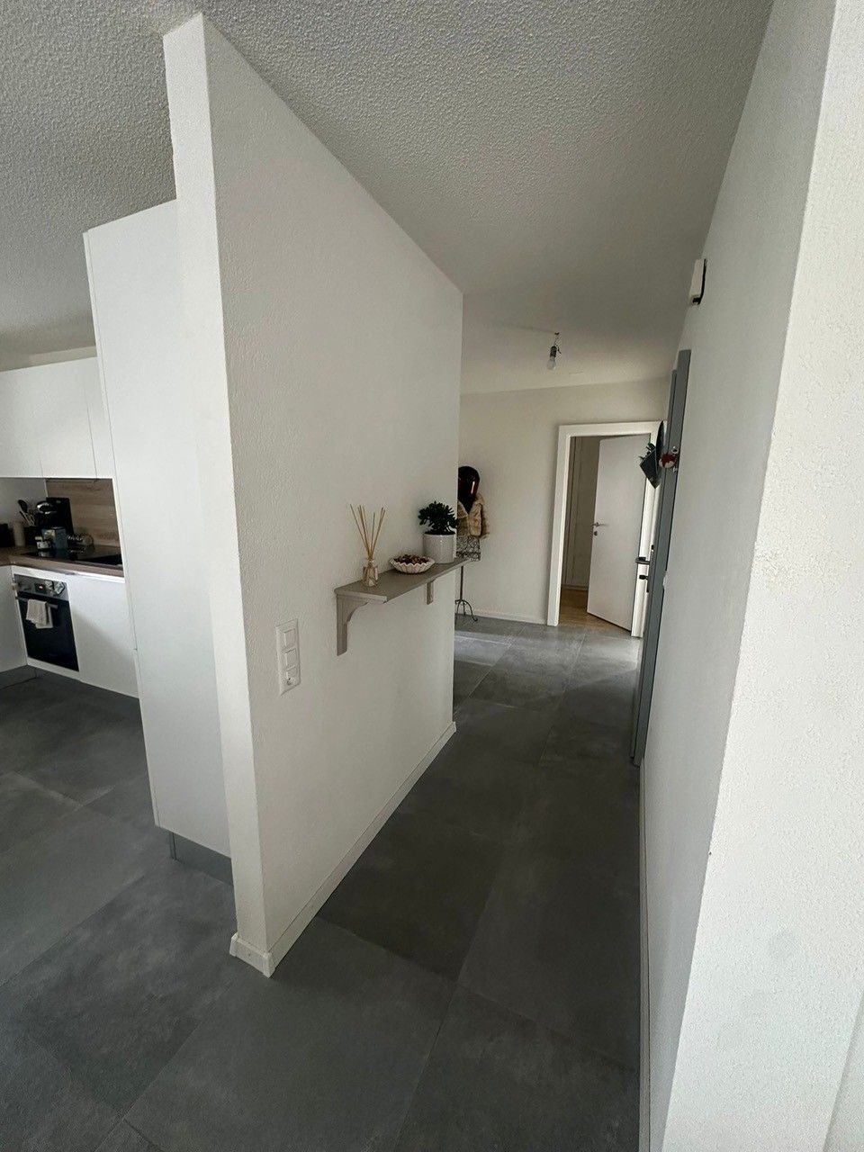 Grand appartement 3.5 pièces avec balcon 10m2, place de parc - Bild 4