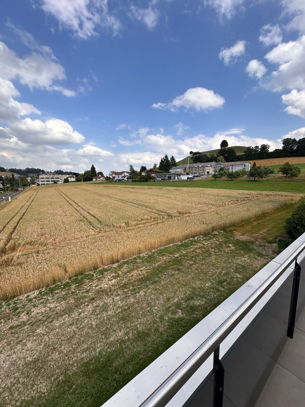 Moderne 4.5-Zimmer-Dachwohnung für Erstbezug in Huttwil bereit - Bild 8