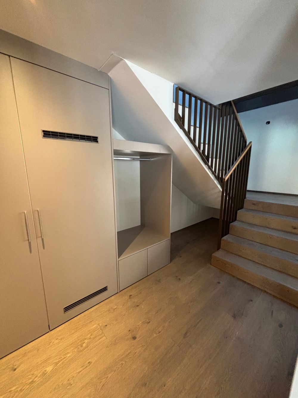 Moderne Neubau 4.5-Zimmer-Maisonette-Wohnung in naturnaher Lage - Bild 6