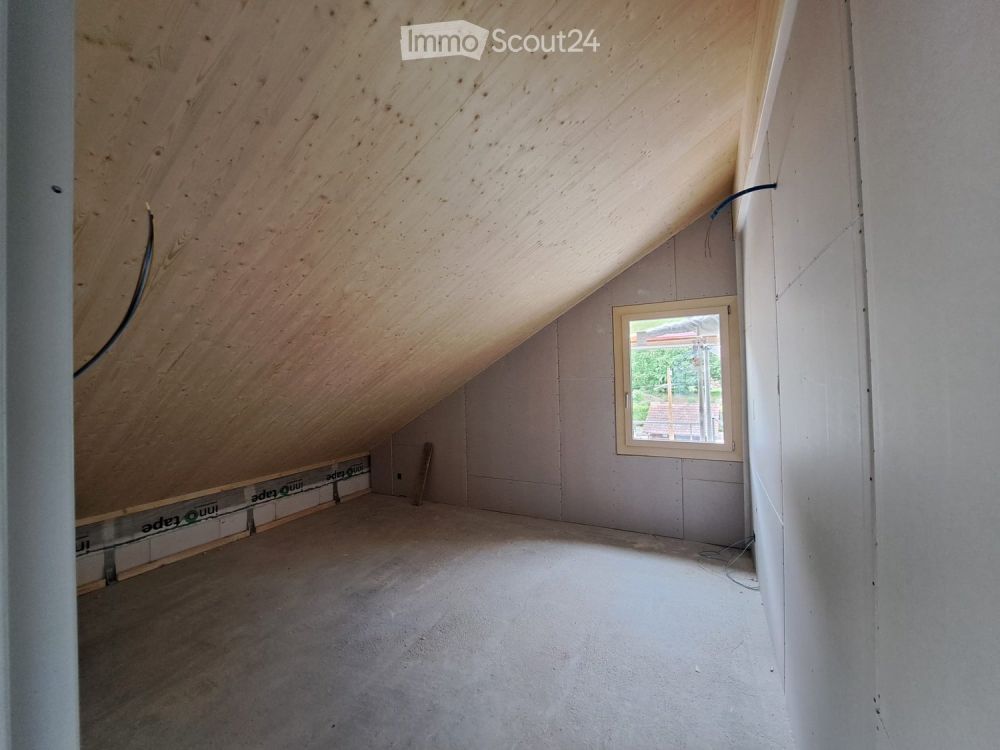 Moderne 3.5-Zimmer-Dachwohnung im Neubau in Cazis - Bild 3