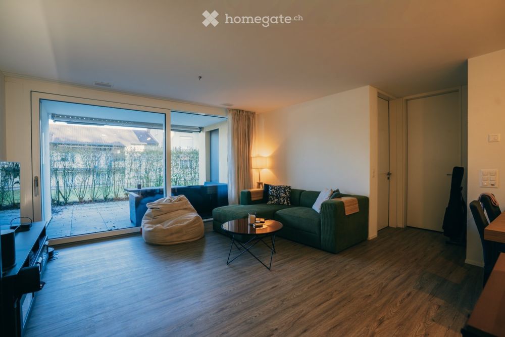 Modern 2.5-Room Ground Floor Apartment in Quiet Mönchaltorf - Bild 12