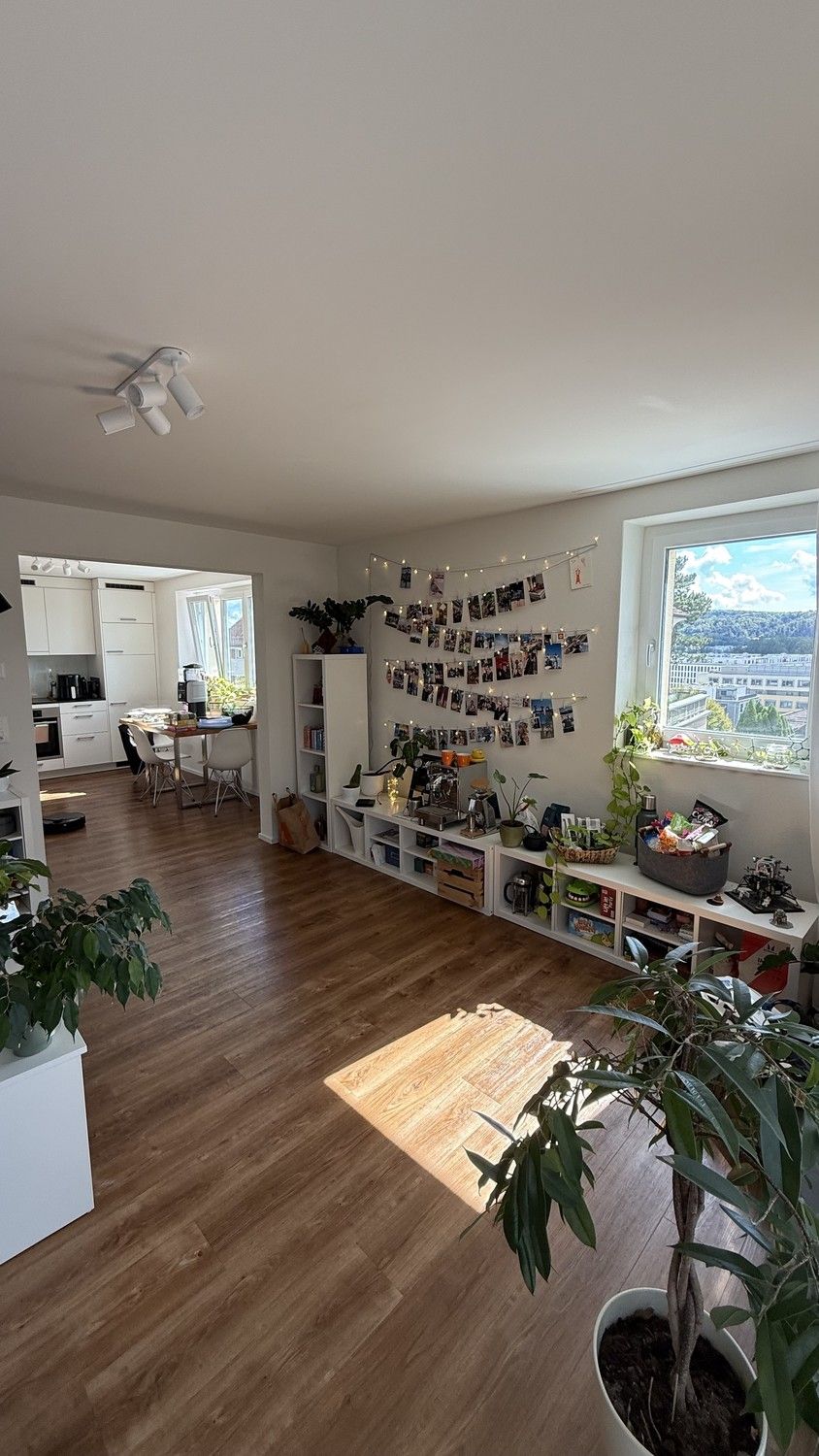 Moderne 2.5-Zimmer-Wohnung (57 m²) mit Balkon und ruhiger Lage, 10 Min. zu Oerlikon - Bild 1