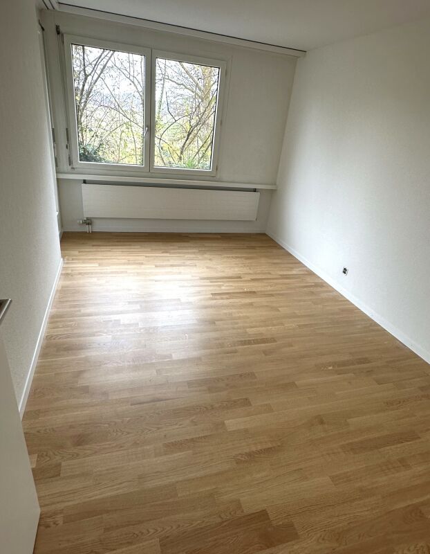 Erstvermietung nach Komplettsanierung - kl. Zimmer