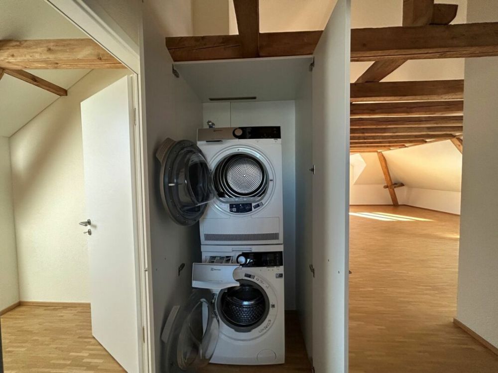 Moderne Dachwohnung mit Loggia an zentraler Lage - Bild 7