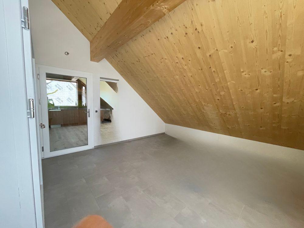 Charmante 3.5-Zimmer-Dachwohnung mit Wintergarten ab 01.08.26 | Dorfmitte Siblingen, Klettgau - Bild 4