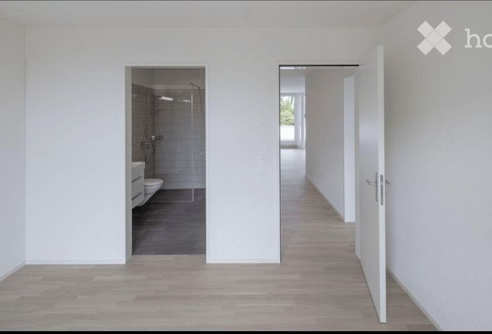 Exklusive 3.5 Zimmer Attikawohnung mit 85 m² Terrasse und zwei Badezimmern in Boniswil - Bild 3