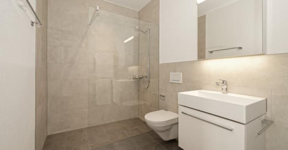 Neubauwohnung an traumhafter Lage direkt am Seeufer in Rapperswil-Jona - Appartement 2.5 pièces - image - 3