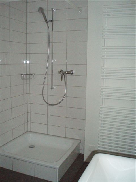 Sanierte Altbauwohnung für junge Leute im Zentrum - Bad