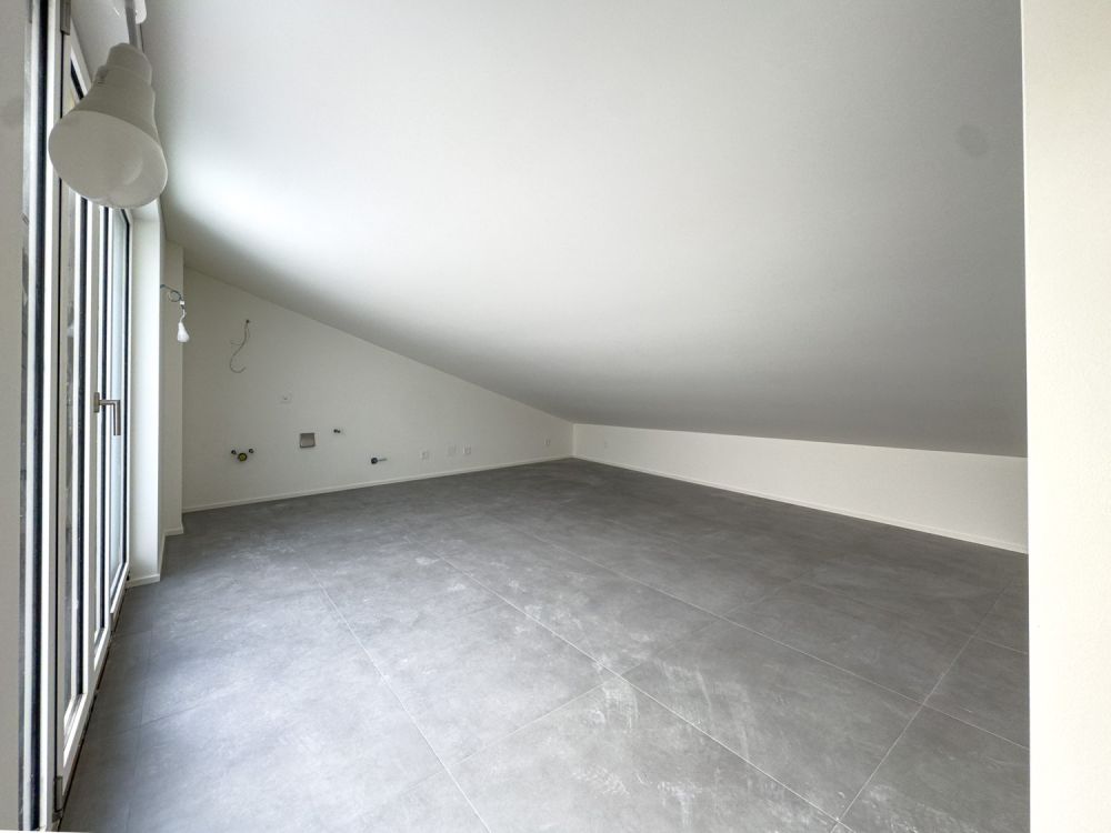 Moderno attico duplex 3.5 locali a Besazio - Bild 5