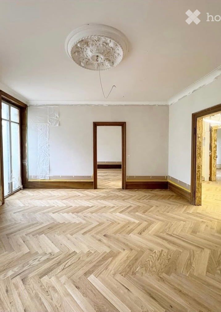 Erstbezug nach Sanierung: Stilvolle Altbauwohnung mit hochwertigem Eigentumsstandard - Bild 1