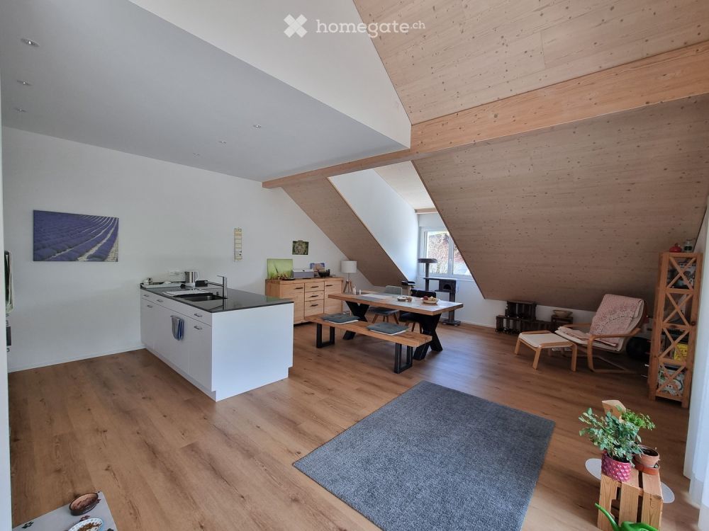 Moderne helle 3.5-Zimmer-Wohnung in ruhiger Lage in Gachnang - Bild 2