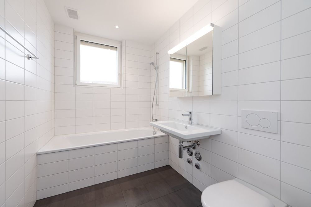 Herrlich ruhige Lage und Sicht ins Grüne - Bad