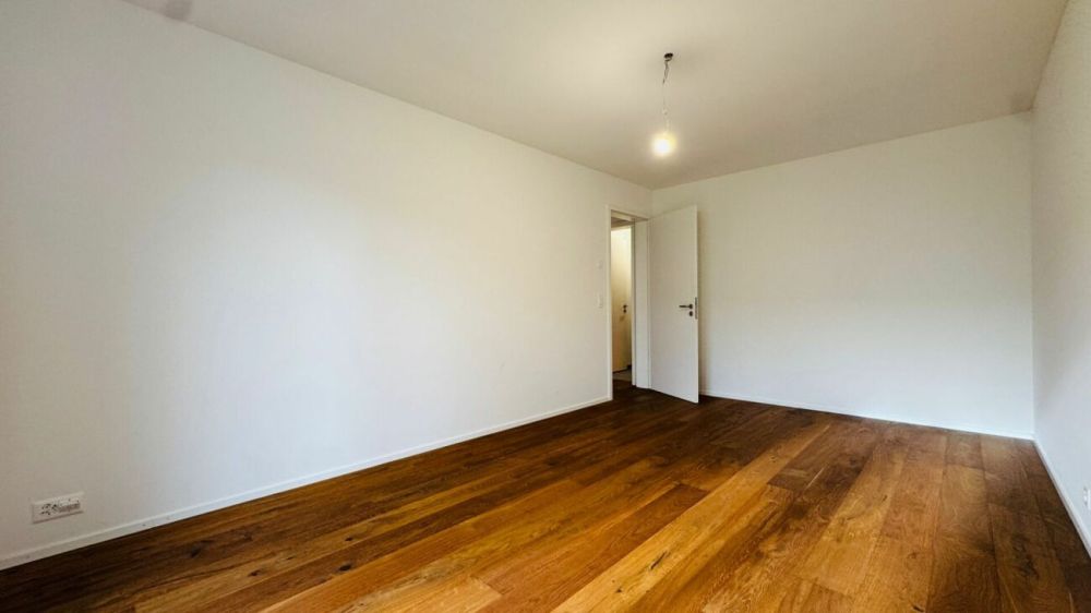 Neuwertige 3.5-Zimmer EG-Wohnung im Eigentumsstandard mit eigenem Eingang, eigenem Waschturm und separatem WC - Bild 9