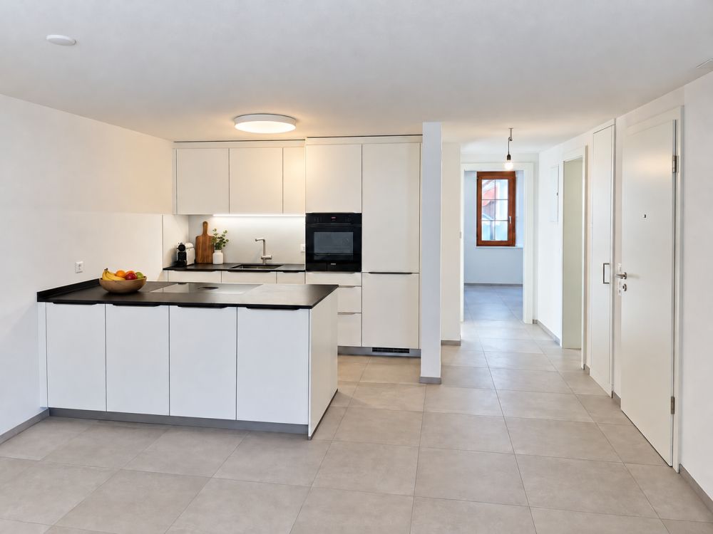 Frisch kernsanierte 4.5-Zimmer-Wohnung mit Cheminée in Dachsen - Bild 2