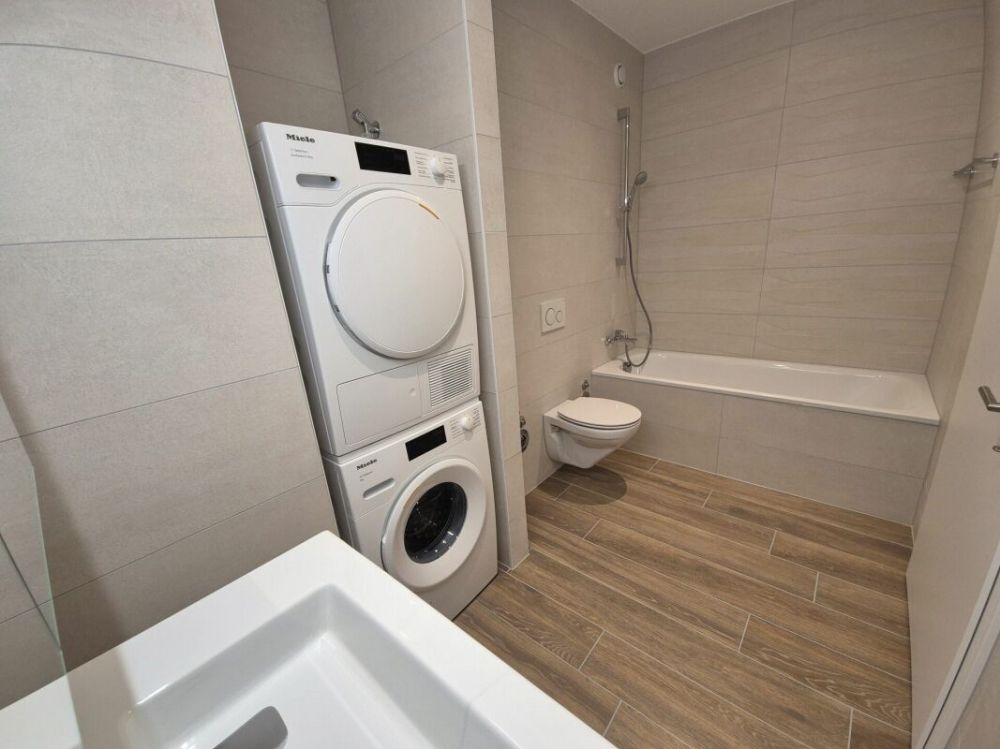 Berges 3 - Appartement 5.5 pièces au 2ème étage - Salle de douche