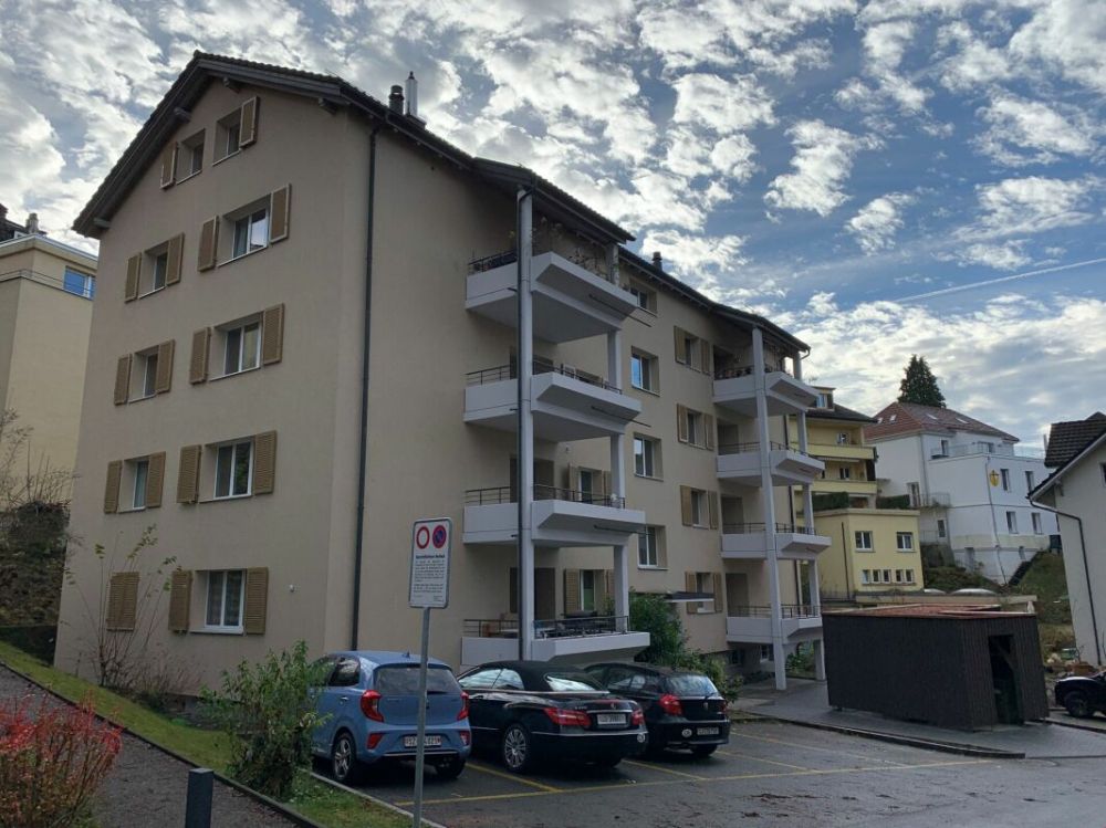 3.5-Zimmer-Dachwohnung am Rotsee - Aussenansicht Gebäude