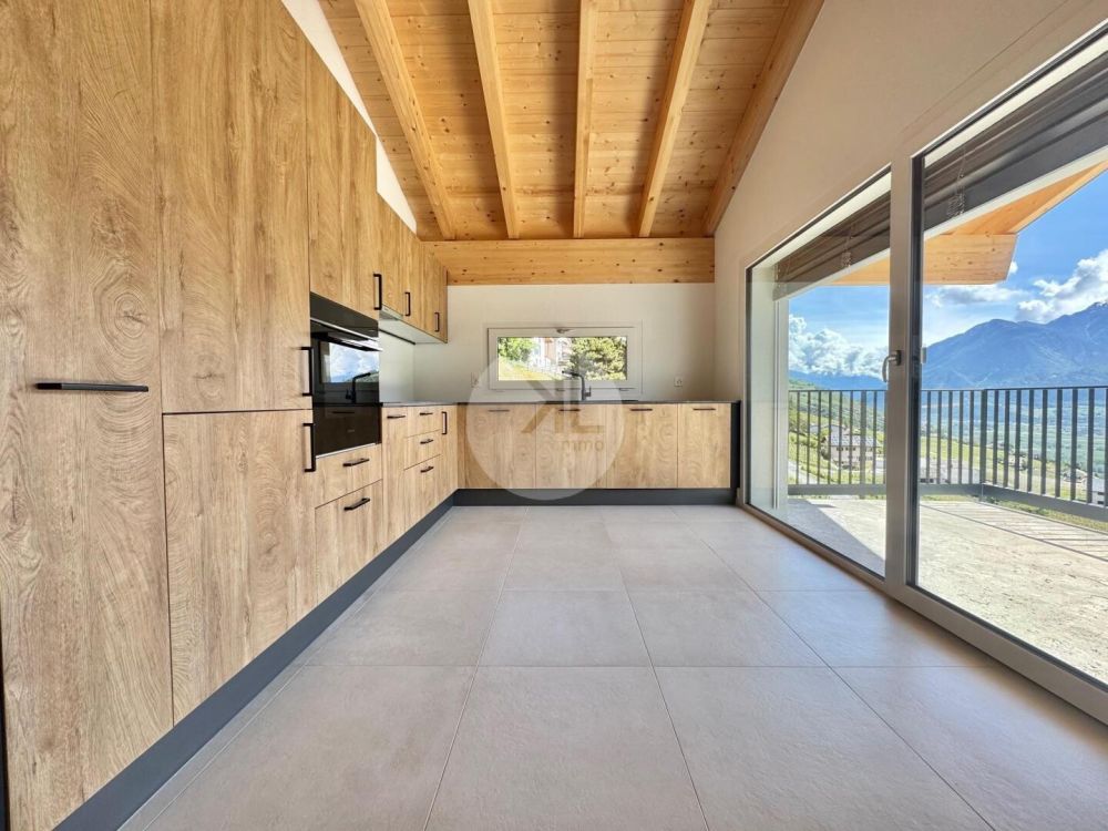 Attique vue panoramique à Flanthey –  entre vignobles, montagnes et qualité de vie - _slash_uploads_slash_2025_slash_09_slash_88e99535-d0fa-4ab5-b542-0fc404f04aa1.jpg