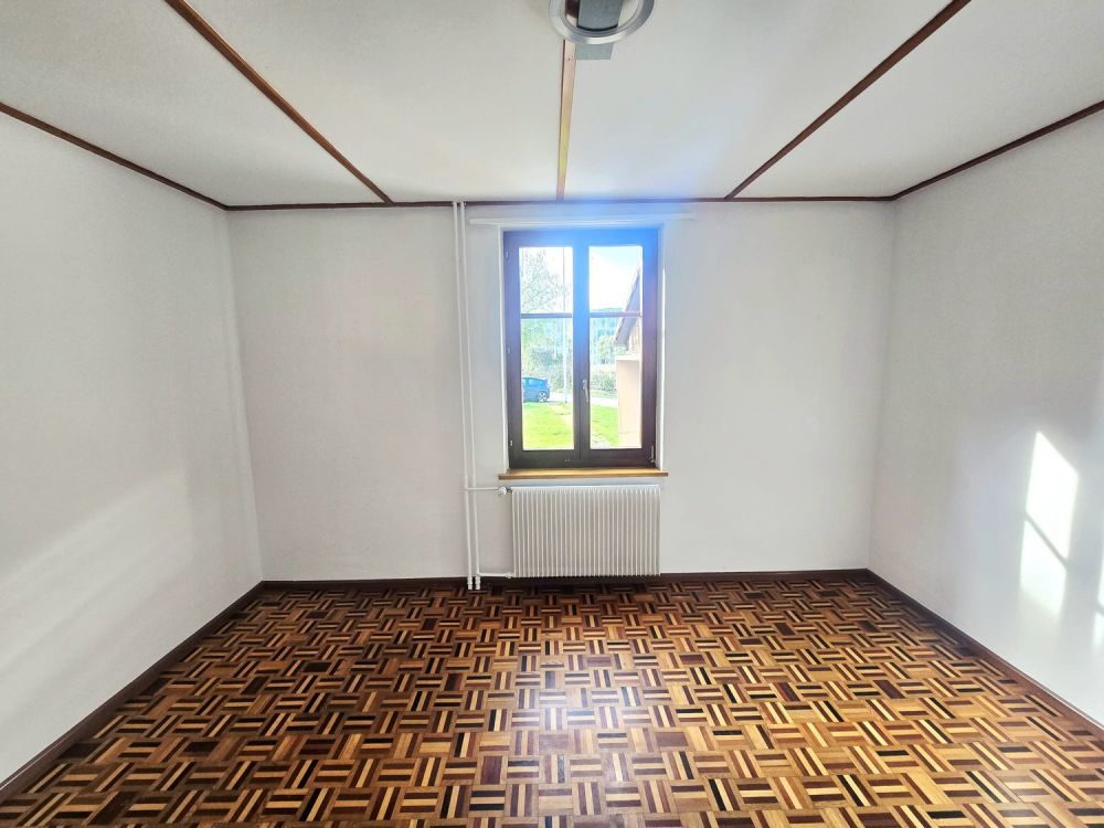ERSTVERMIETUNG - Gemütliche 3-Zimmerwohnung mit grosser Terrasse und Gartenanteil - Bild 5