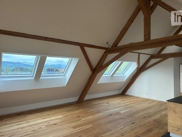Neue moderne 3.5-Zimmer-Dachwohnung mit viel Charme - Bild 2