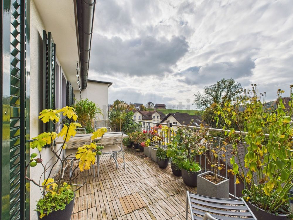 Elegante 6-Zimmer-Altbauwohnung, kernsaniert und lichtdurchflutet - Image 11