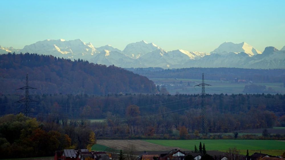 4½-Zimmer-Terrassenhaus mit Aussicht auf Alpen und Aarelandschaft - Bild 6