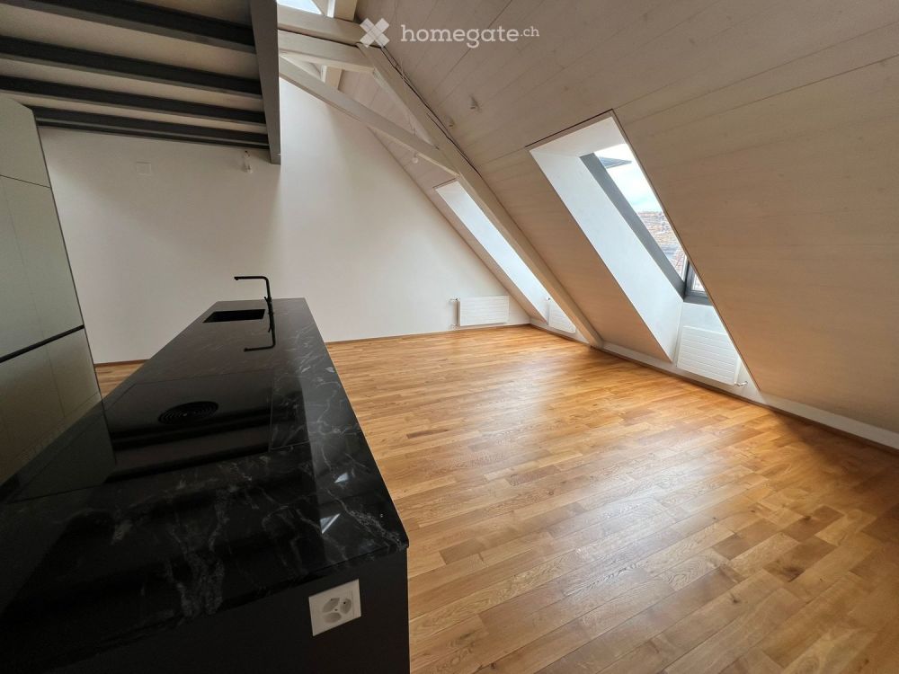 Altstadthaus mit Garage (Erstbezug nach Renovation) / Old town house with parking (just renovated) - Bild 4