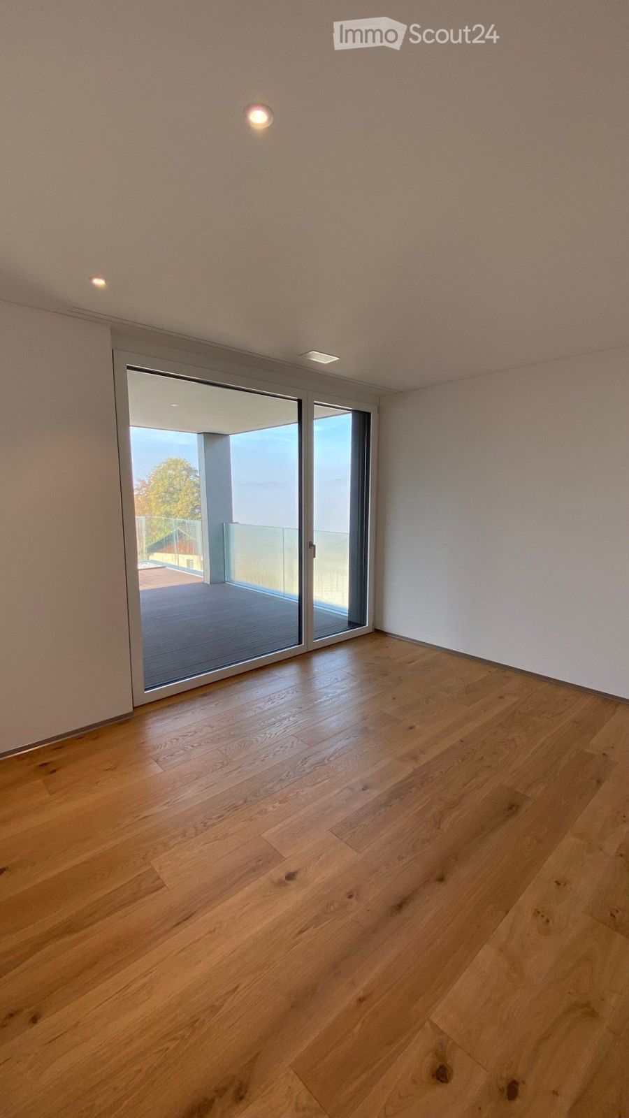 Erstvermietung: Topmoderne Attika-Wohnung im Eigentum Standard, Minergie effizient mit Solarstrom - Bild 12