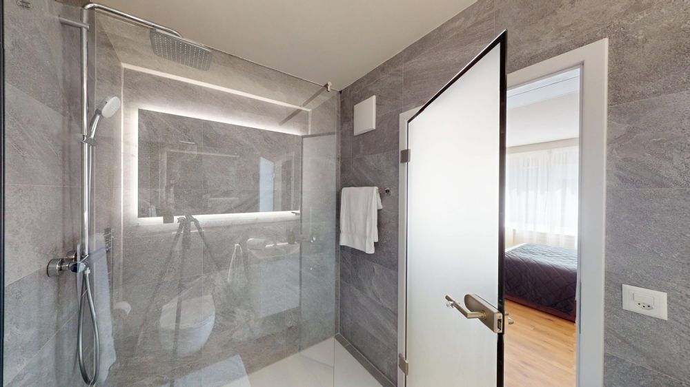 Erstvermietung nach Komplettsanierung – Exklusive Maisonette im Stadtzentrum - Bild 5