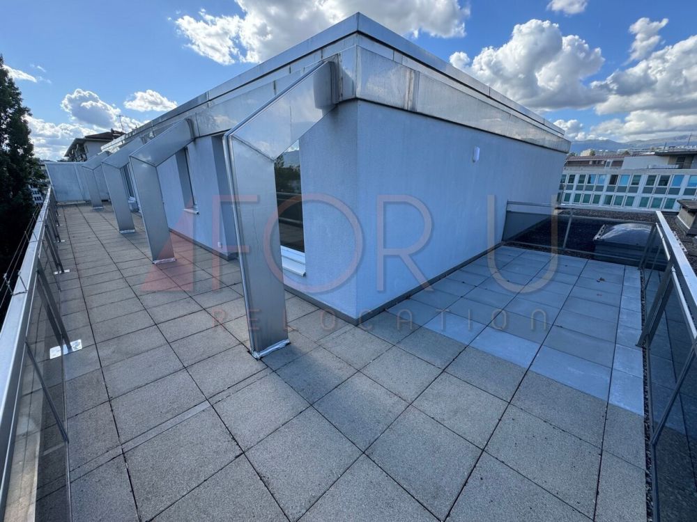 Superbe attique 6.5 pièces neuf avec 2 terrasses et vue près de l'ONU - Bild 2