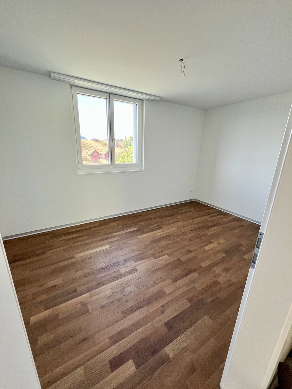 Moderne 4.5-Zi.-Wohnung, hochwertiger Ausbaustandard, Blick ins Grüne - ZImmer