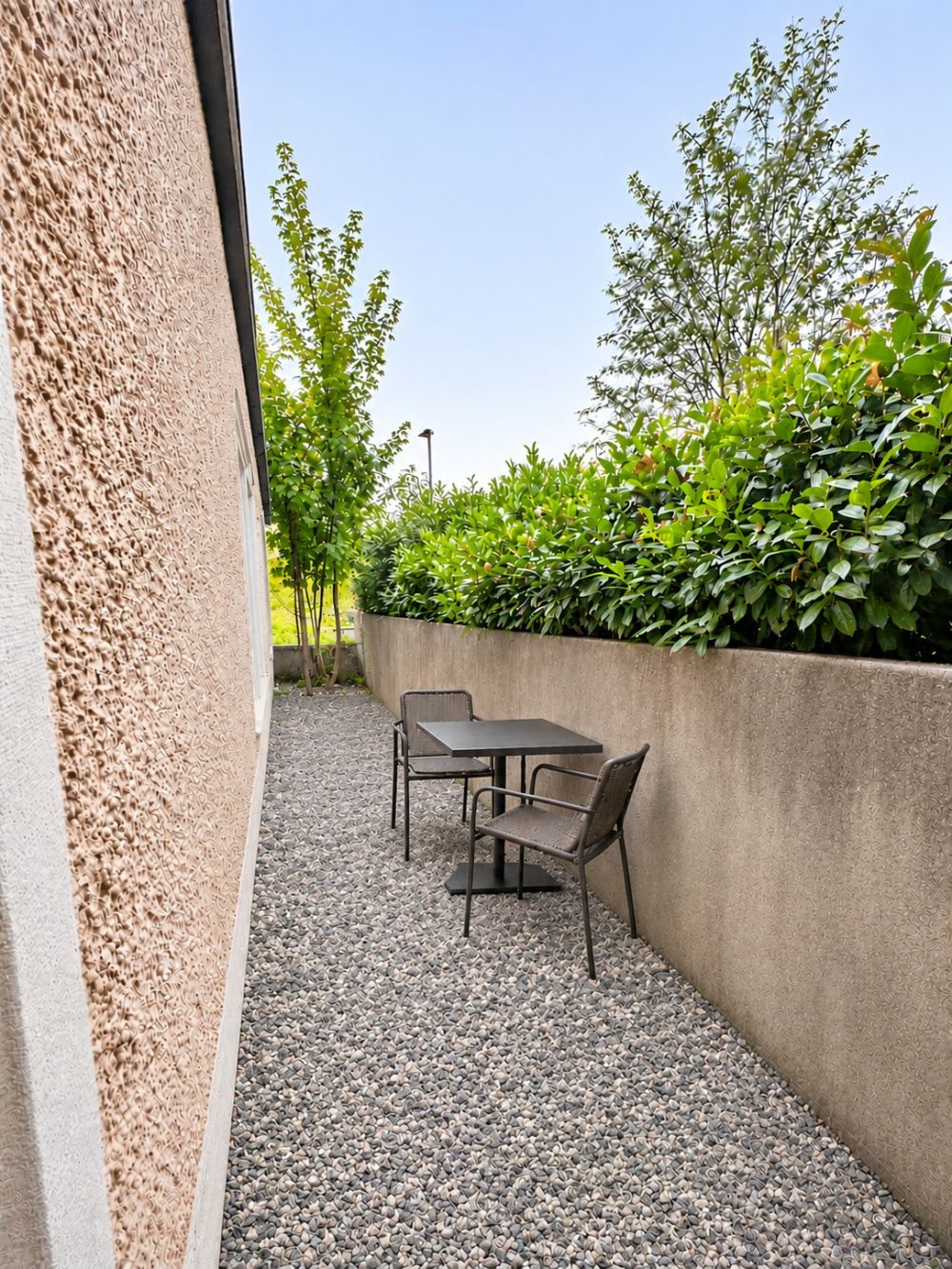 Helle, möblierte Einzelzimmer in frisch totalsanierter Wohnung - Bild 6