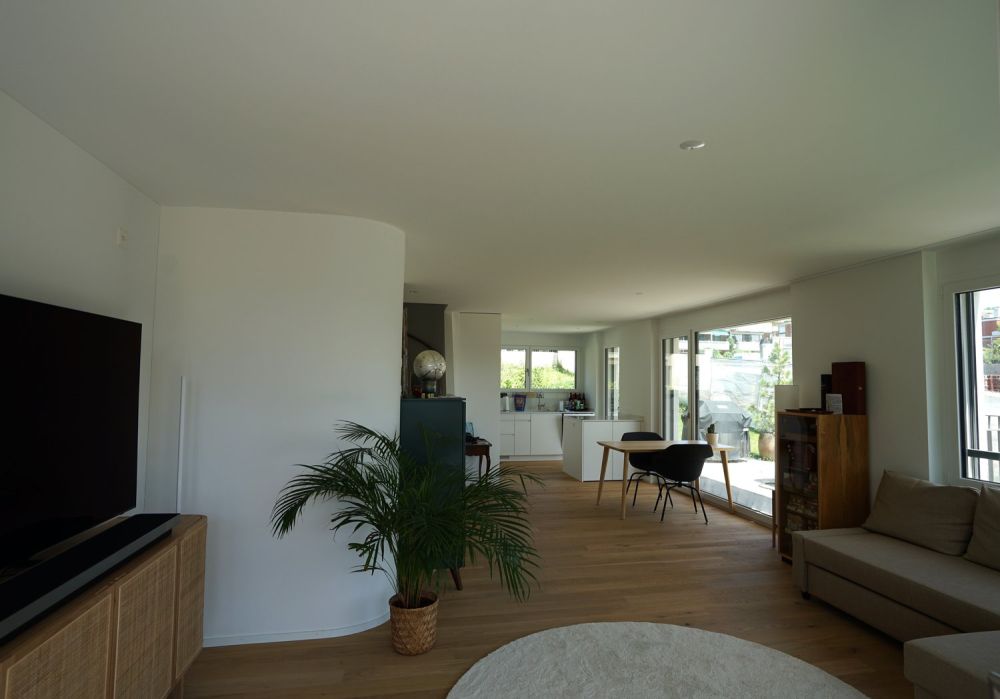 Neubauwohnung mit Gartensitzplatz, zwei Balkonen und traumhafter Seesicht - Bild 9